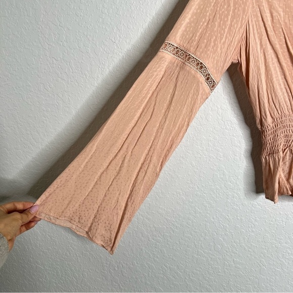 Express Top Women XS Pink V Neck Flare Long Sleeve Peplum Jacquard Blouse B24 - Picture 4 of 8